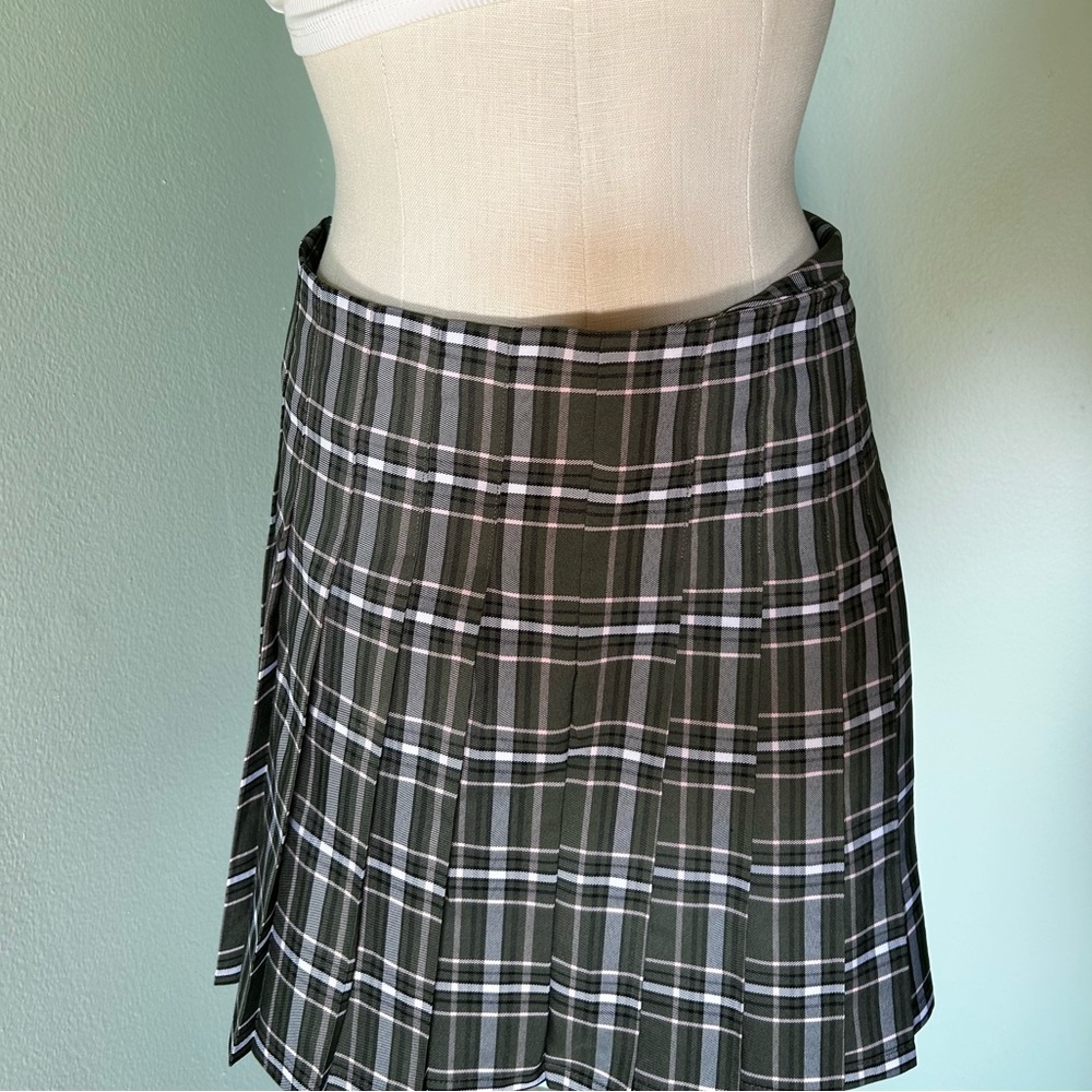 Women’s Mini Pleated Skirt